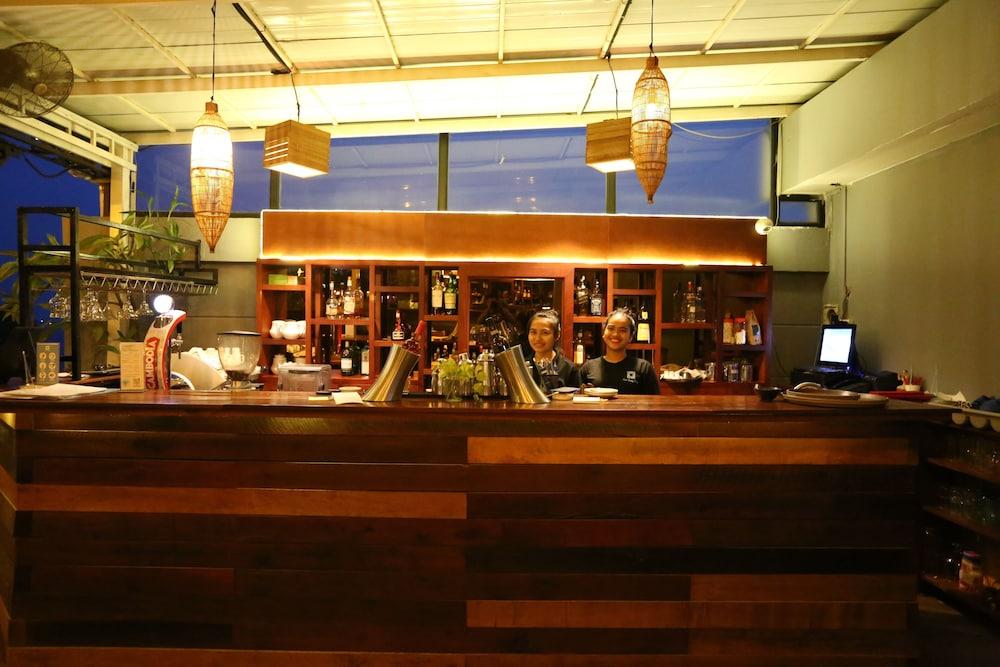 The Quay Boutique Hotel Phnom Penh Exterior photo