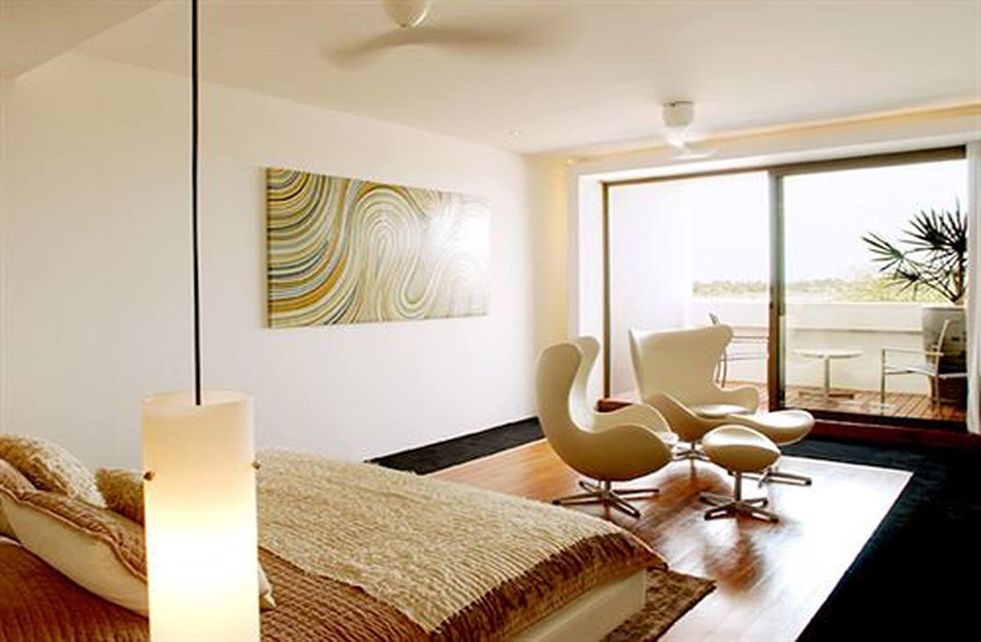The Quay Boutique Hotel Phnom Penh Exterior photo