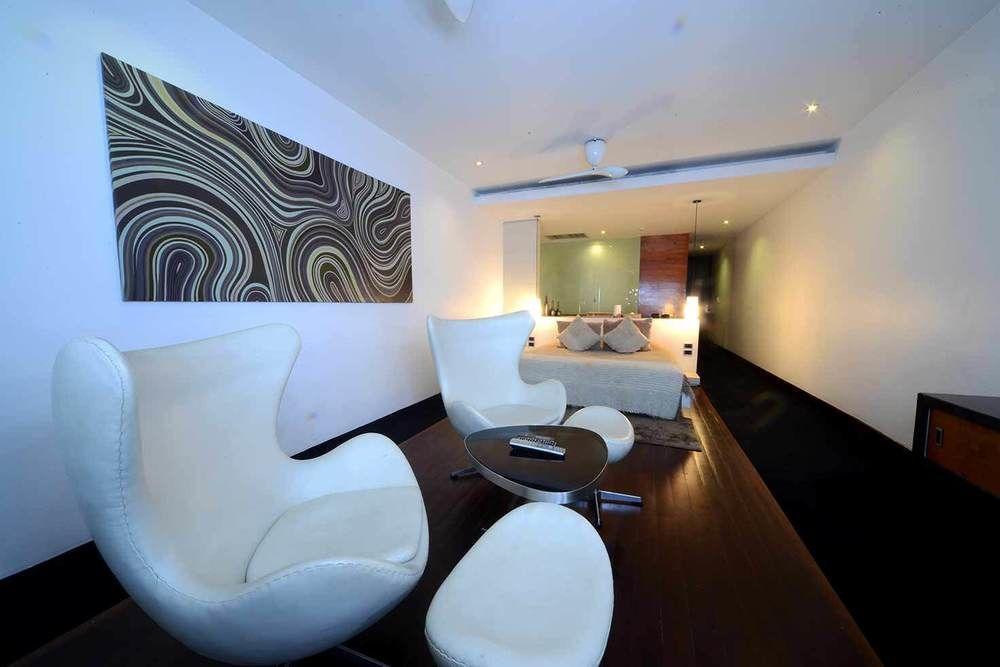 The Quay Boutique Hotel Phnom Penh Exterior photo