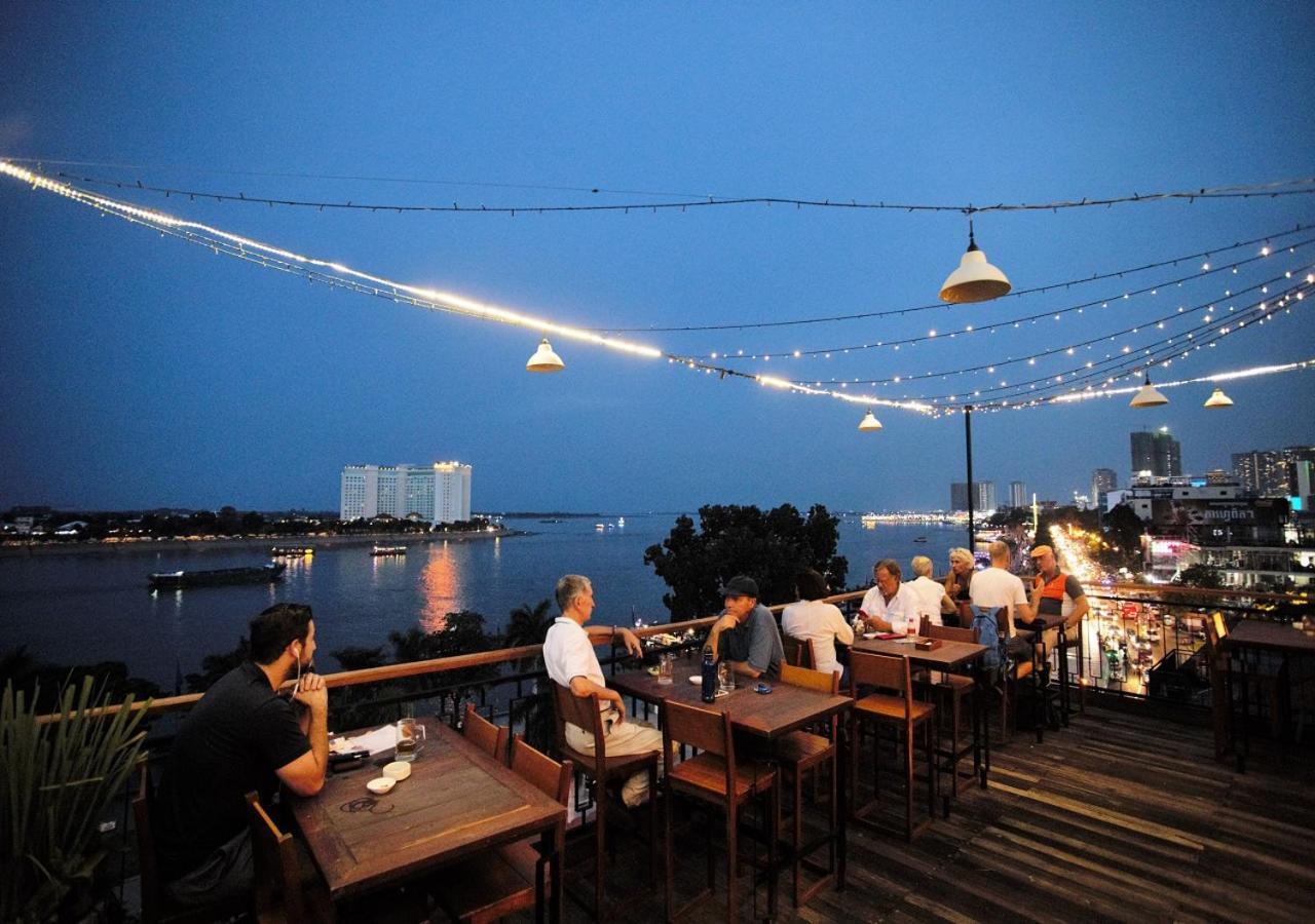 The Quay Boutique Hotel Phnom Penh Exterior photo